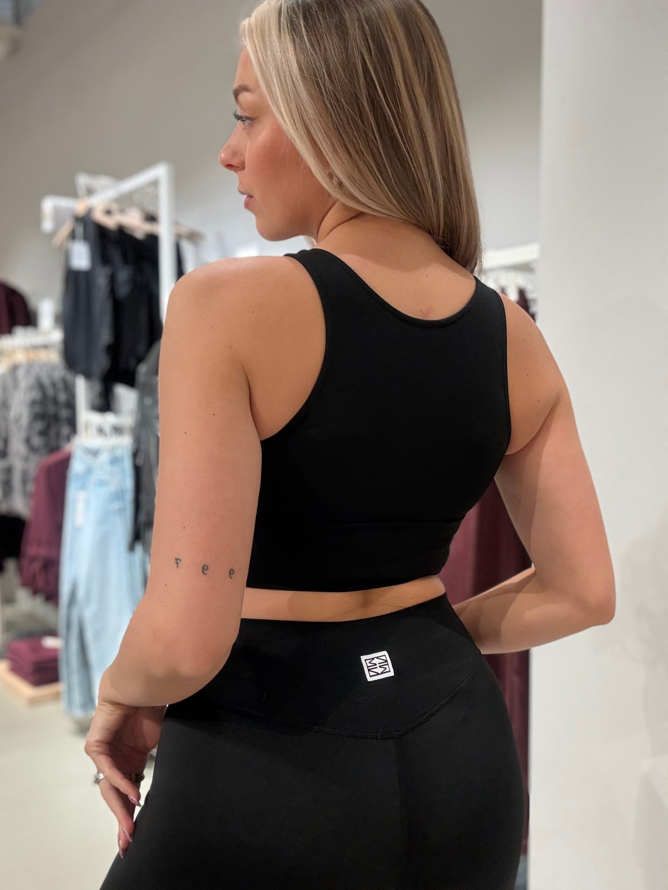 NMCARLIE Top - Black
